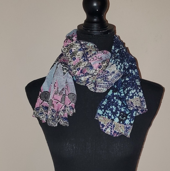 Pretty Persuasion Multi-colored Scarf - Picture 4 of 4